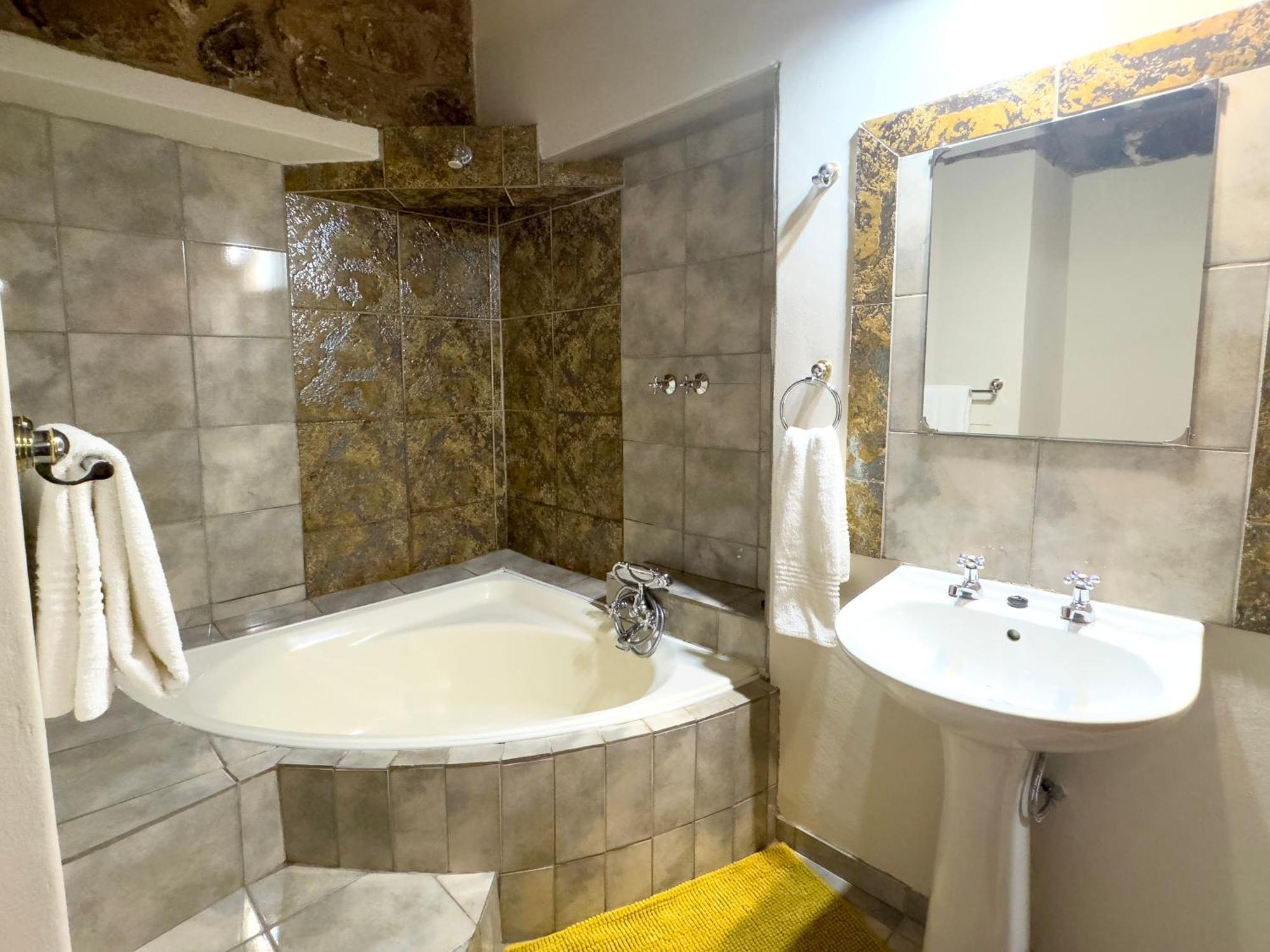 Centurion Guest House And Lodge Екстер'єр фото