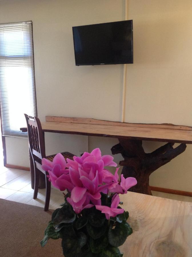 Centurion Guest House And Lodge Екстер'єр фото